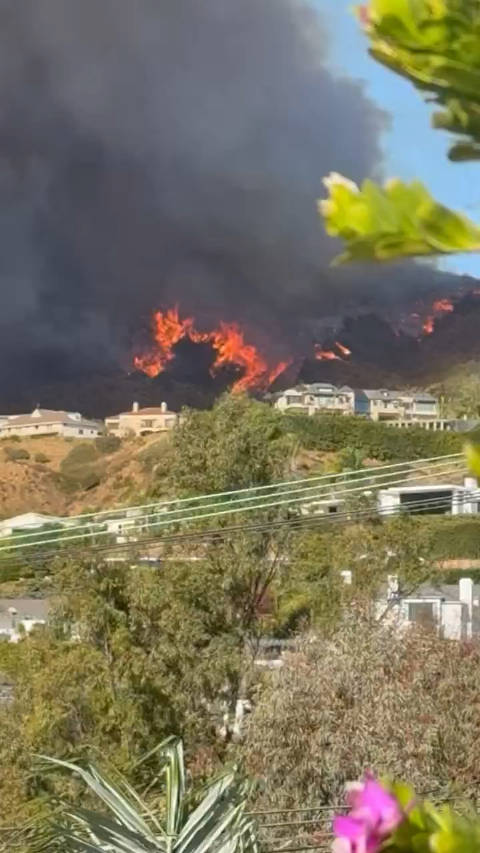 加州又一场山火迅速蔓延，灾难背后的挑战与思考