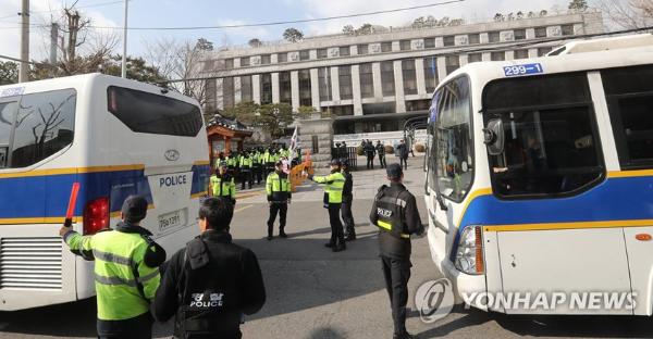 震撼警戒！弹劾宣判日韩国警方铁腕守护秩序