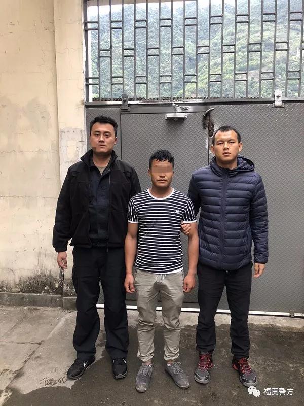 怒江山体滑坡4人失联，生死未卜牵动人心！深度剖析事件背后真相与应对之策。