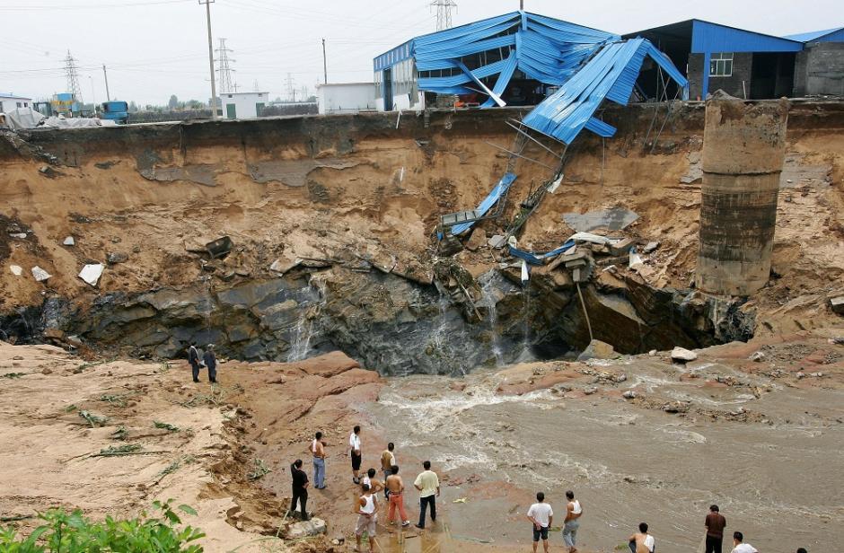 当地回应洛阳一湖底出现塌方